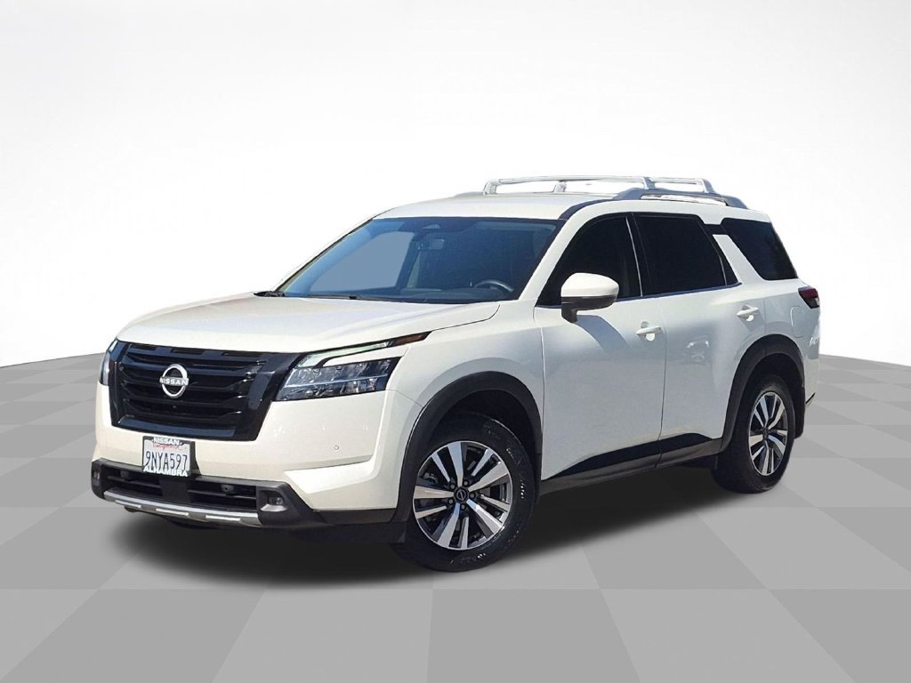 Used 2024 Nissan Pathfinder SL w/ Black Appearance Package