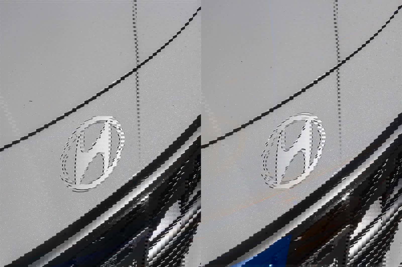 Certified 2025 Hyundai Elantra Limited image 16