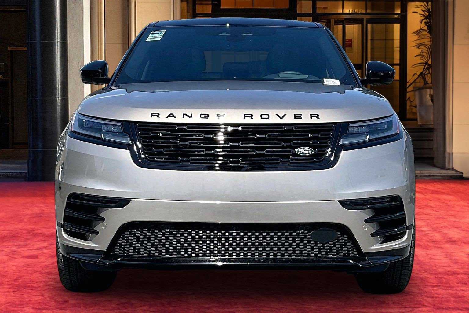 New 2026 Land Rover Range Rover Velar Dynamic SE AWD/4WD image 2