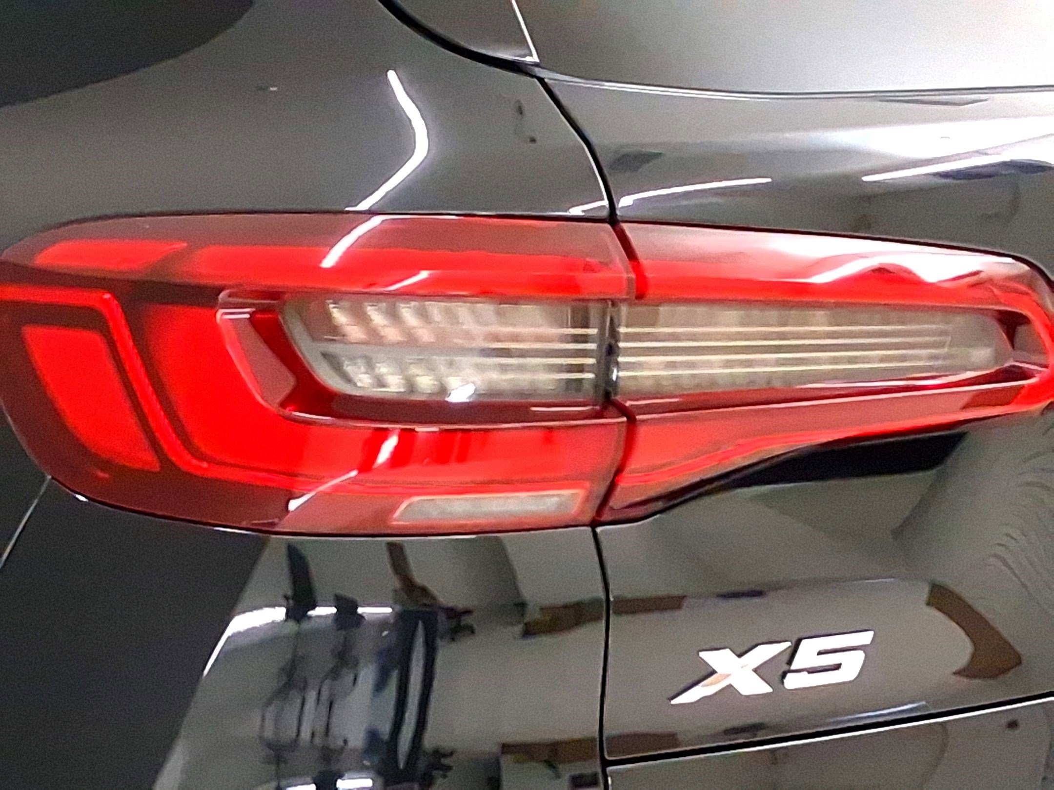 Used 2020 BMW X5 sDrive40i w/ M Sport Package RWD image 11