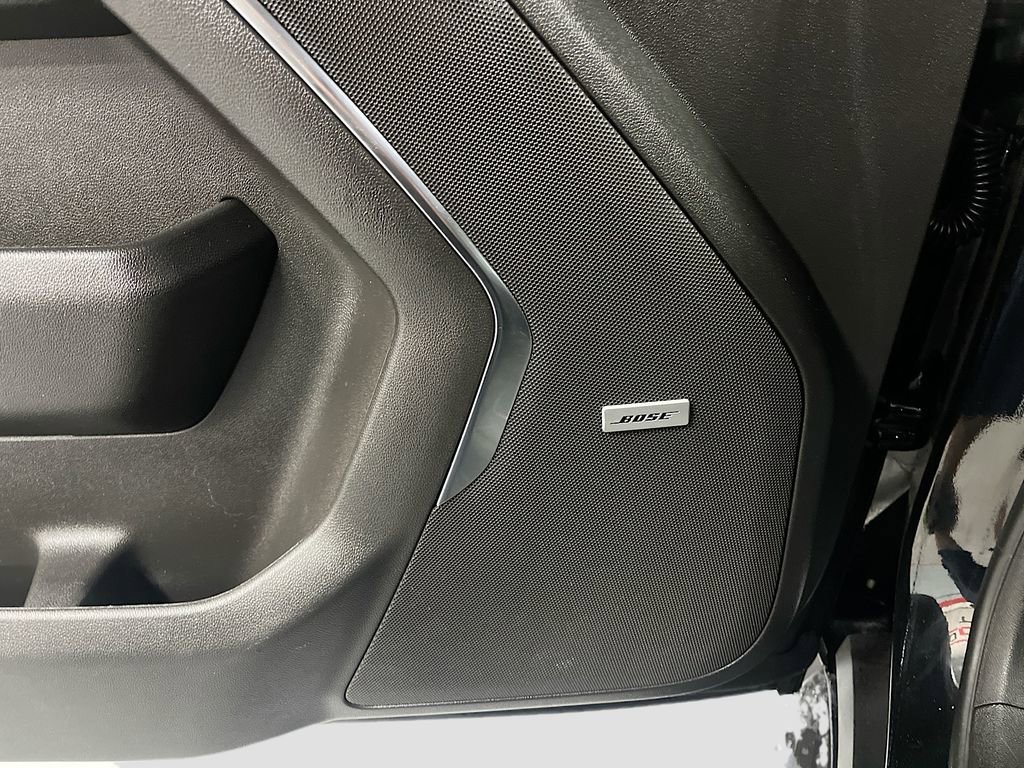 Used 2024 GMC Yukon XL AT4 w/ Technology Package image 19