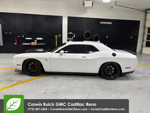 Used 2016 Dodge Challenger SRT Hellcat RWD image 5