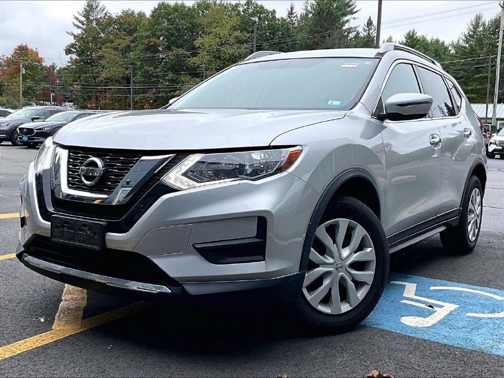 Used 2017 Nissan Rogue S w/ S Appearance Package AWD/4WD image 3