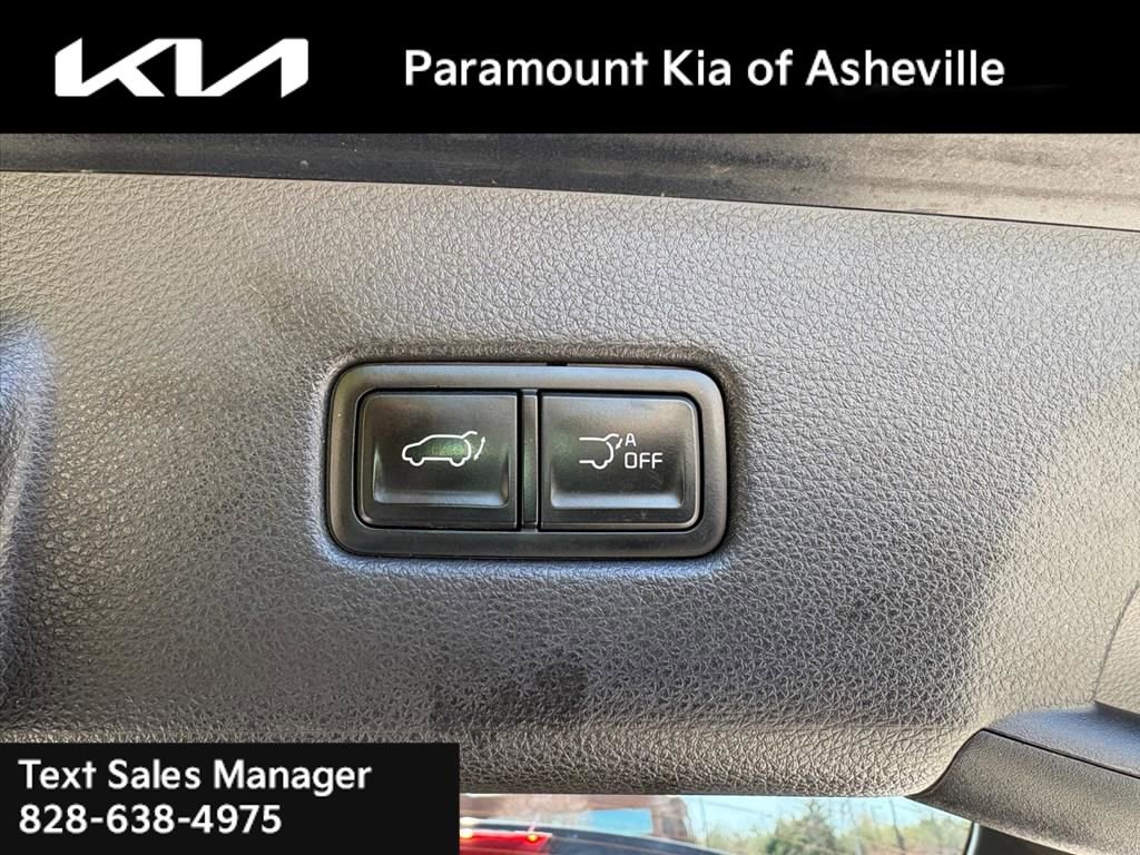 Certified 2023 Kia Carnival EX image 28
