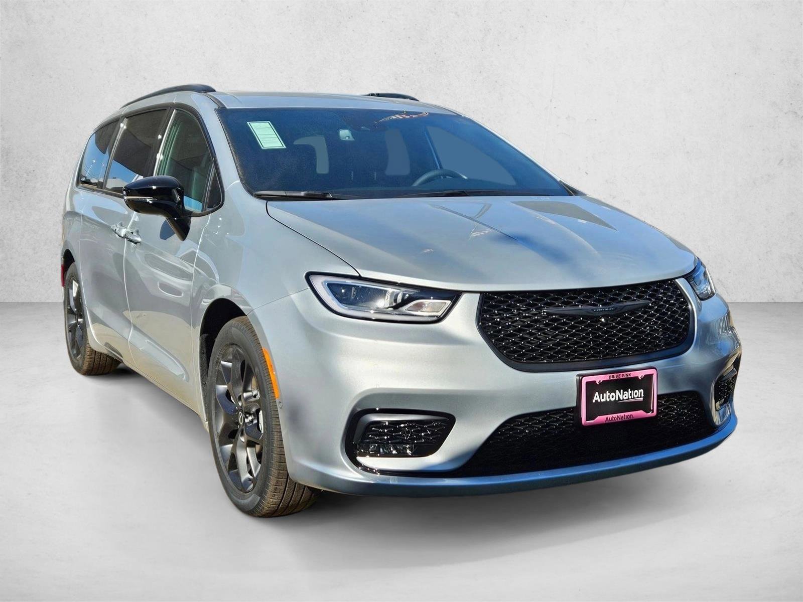 New 2026 Chrysler Pacifica Select w/ S Appearance Package FWD image 7