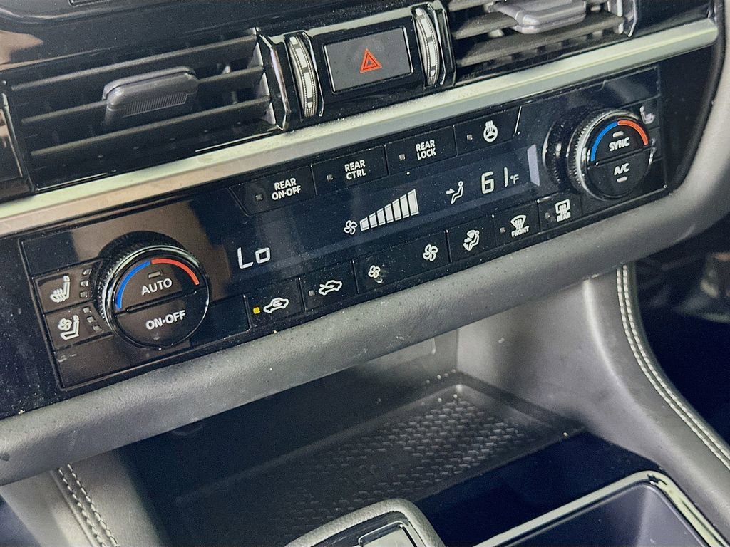 Used 2023 Nissan Pathfinder Platinum image 27