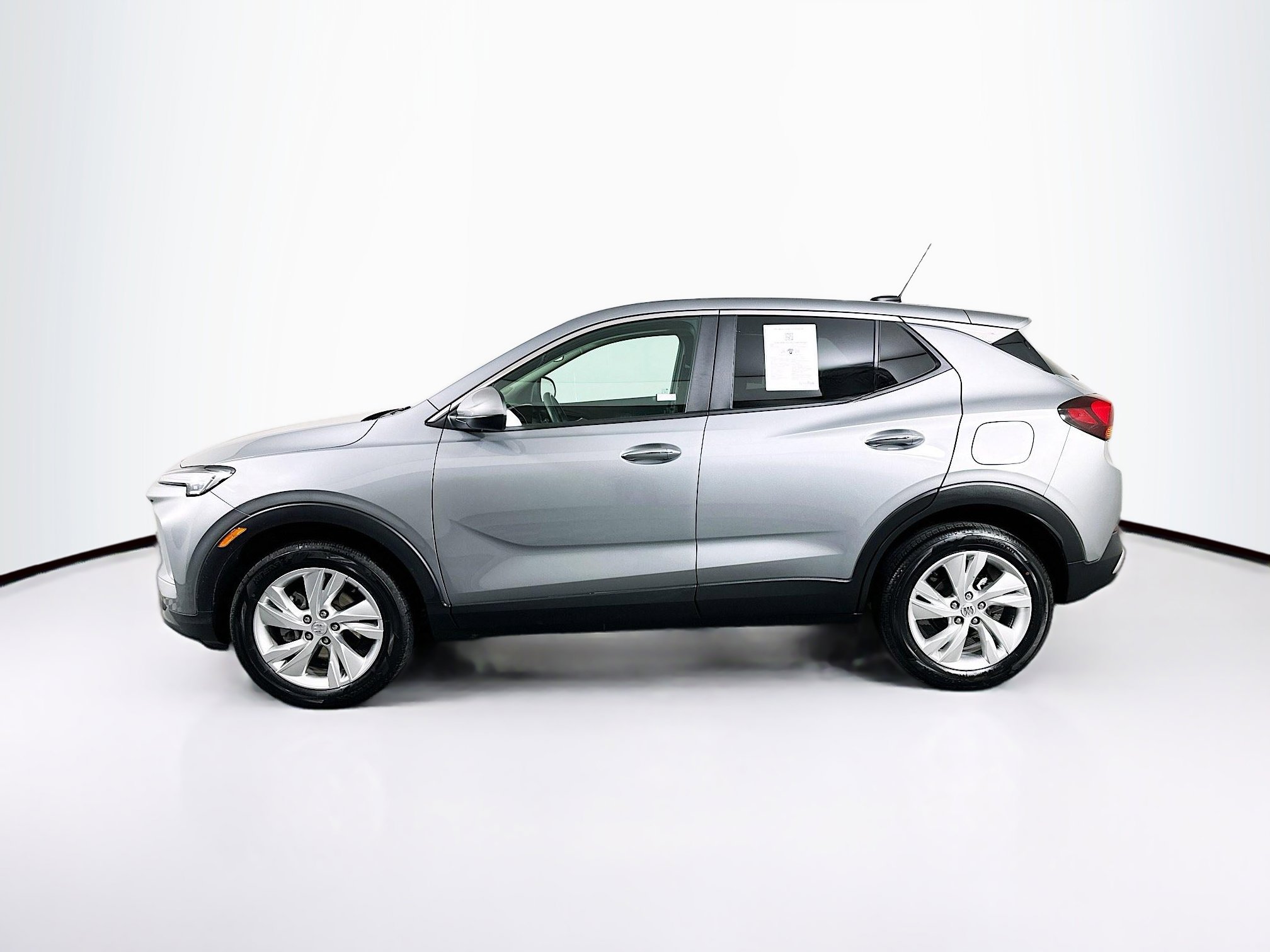 Used 2025 Buick Encore GX Preferred AWD/4WD image 4
