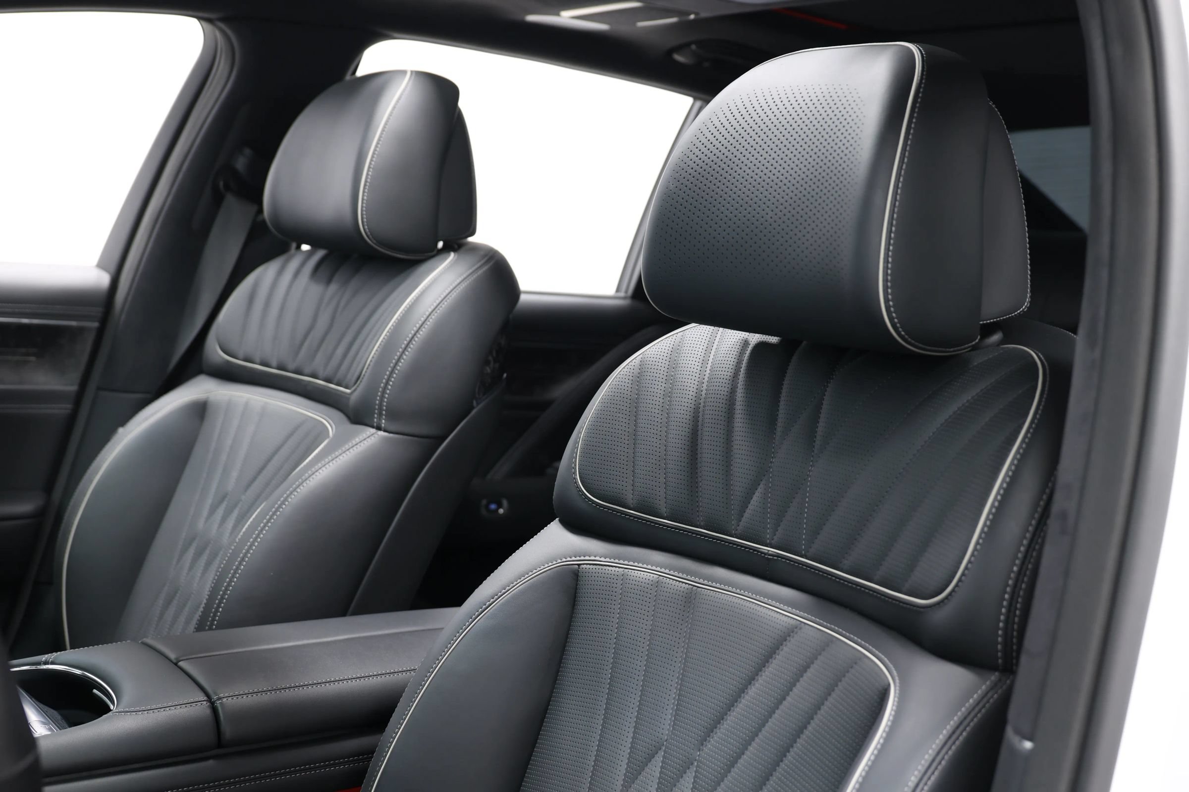 Used 2024 Genesis G90 3.5T AWD/4WD image 20