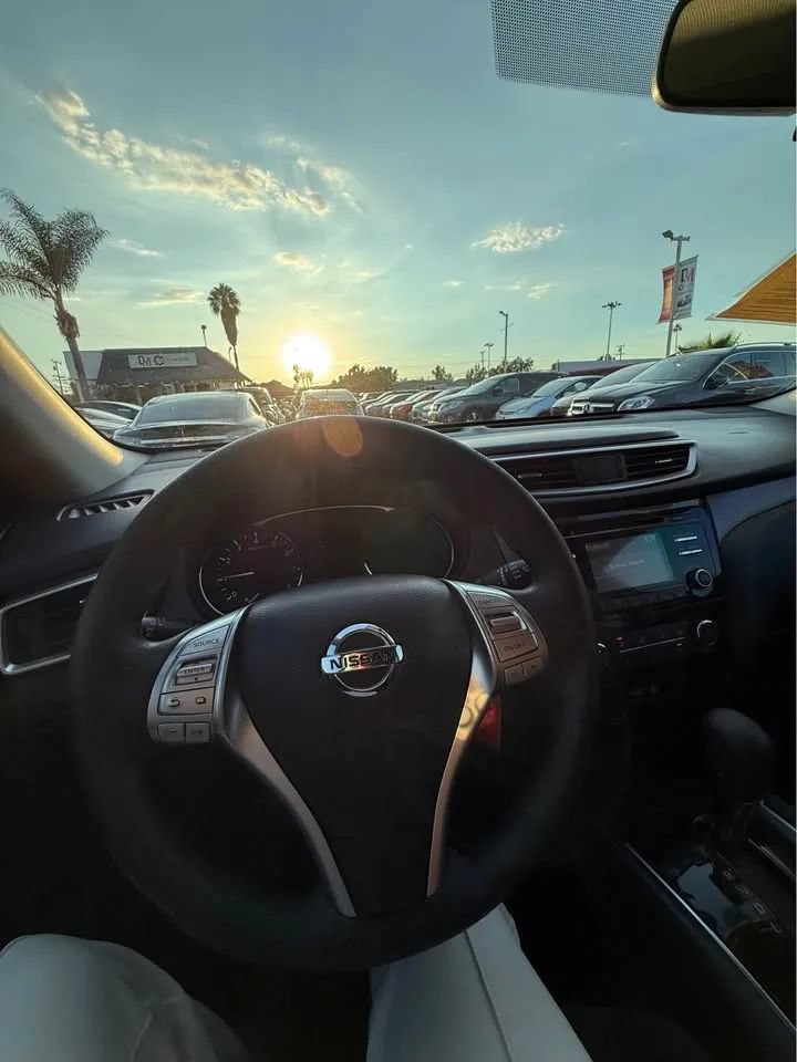 Used 2015 Nissan Rogue S FWD image 6