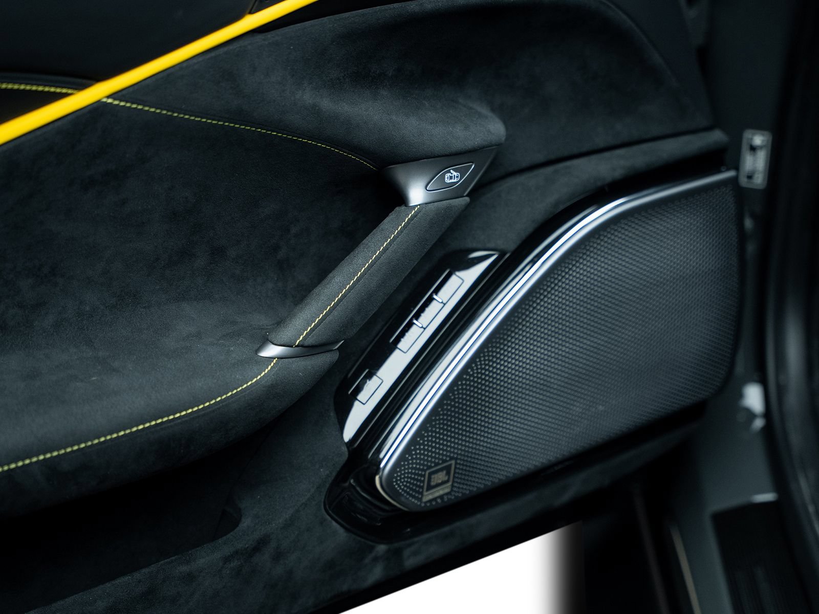 Used 2022 Ferrari Roma RWD image 62