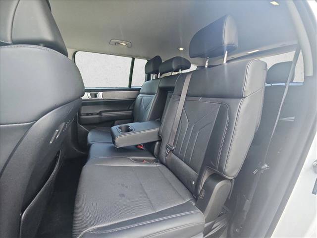 Used 2026 Hyundai Santa Fe SEL AWD/4WD image 16
