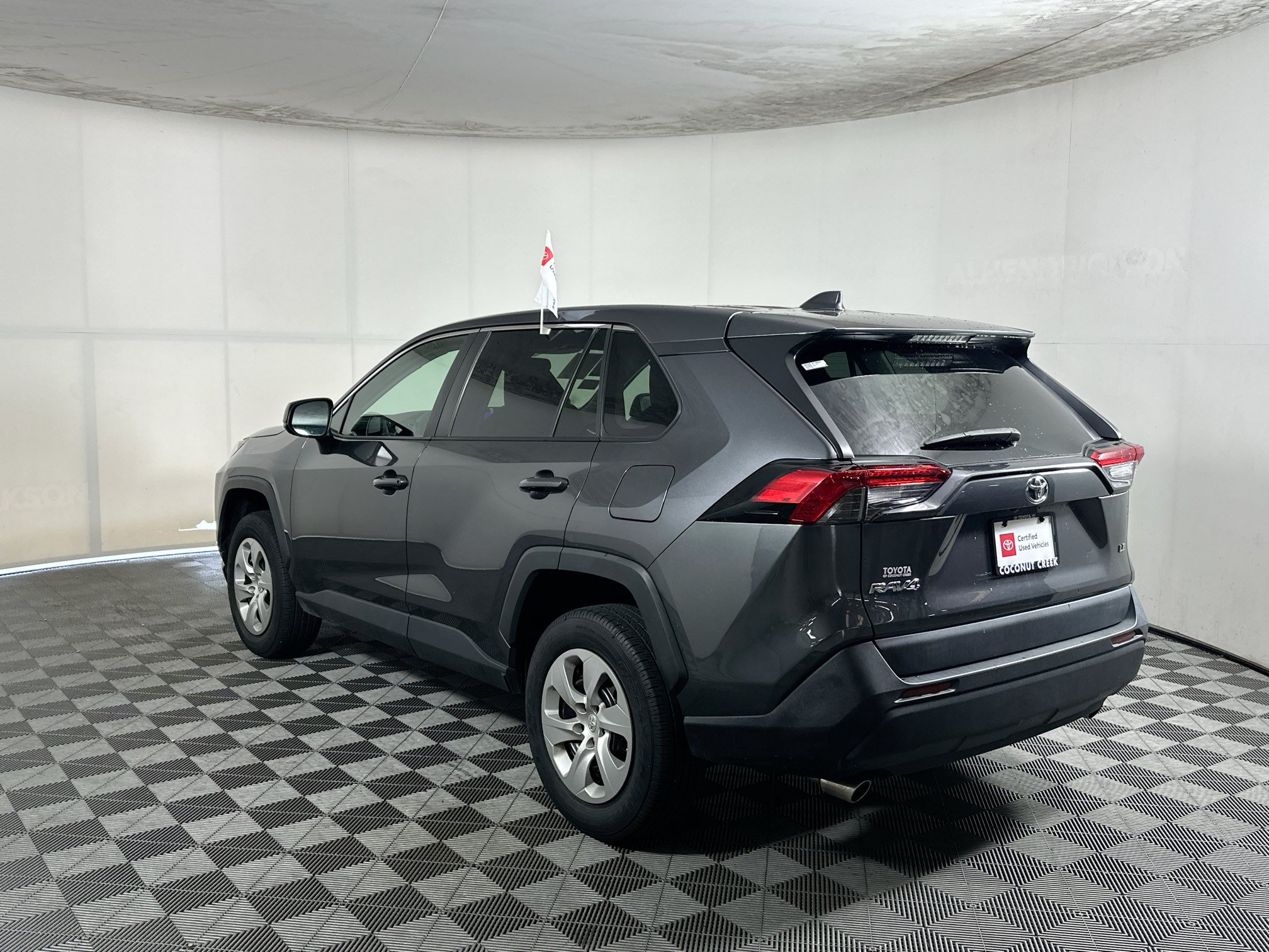 Used 2023 Toyota RAV4 LE FWD image 5