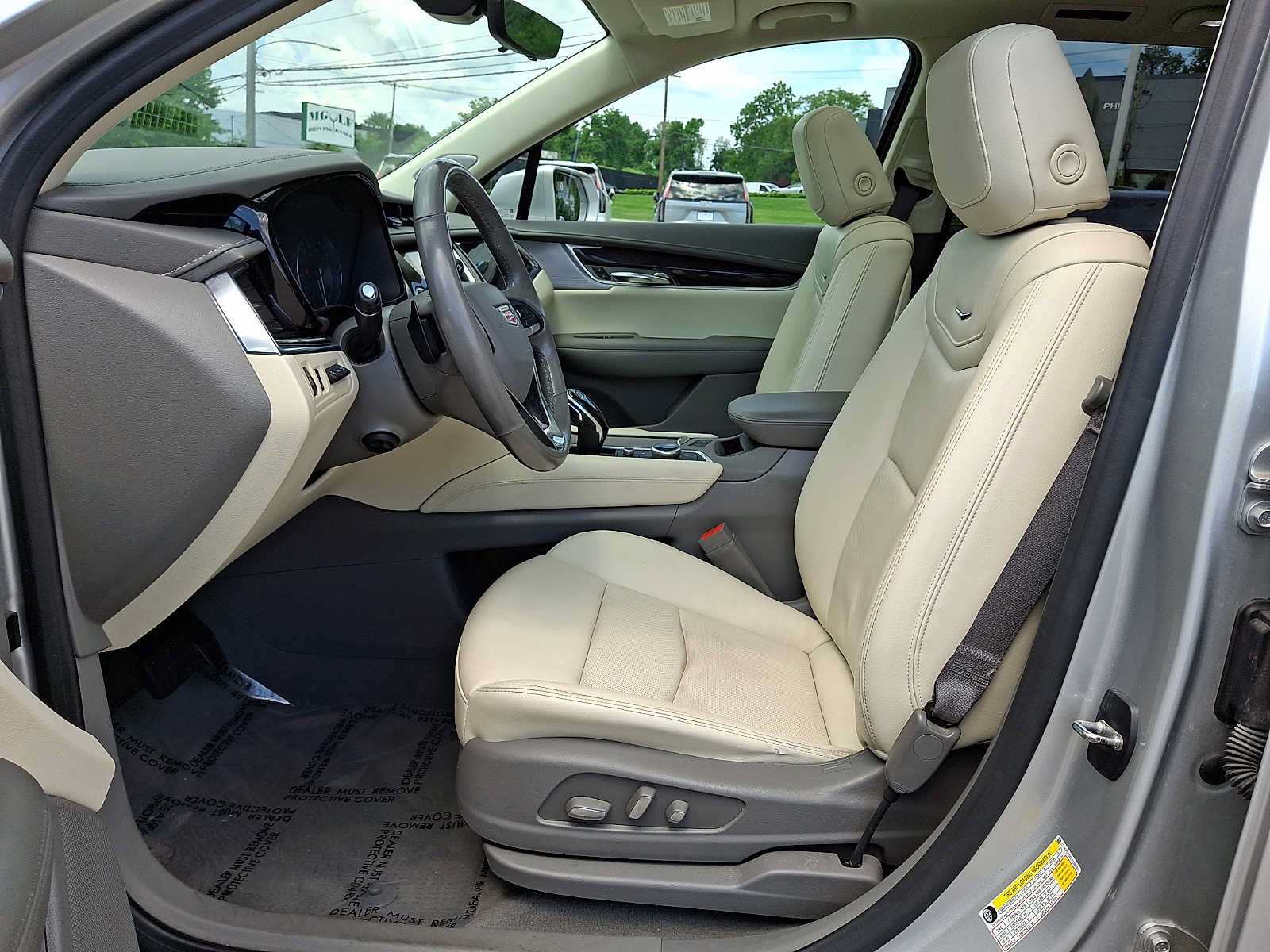 Used 2020 Cadillac XT6 Premium Luxury AWD/4WD image 17