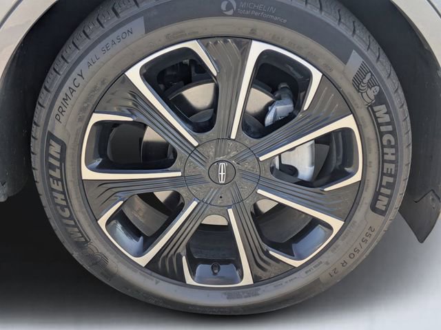 Used 2024 Lincoln Nautilus Reserve image 11