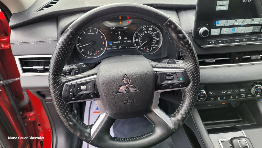 Used 2024 Mitsubishi Outlander AWD image 20