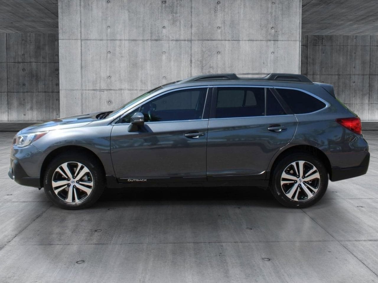 Used 2018 Subaru Outback 2.5i Limited AWD/4WD image 2