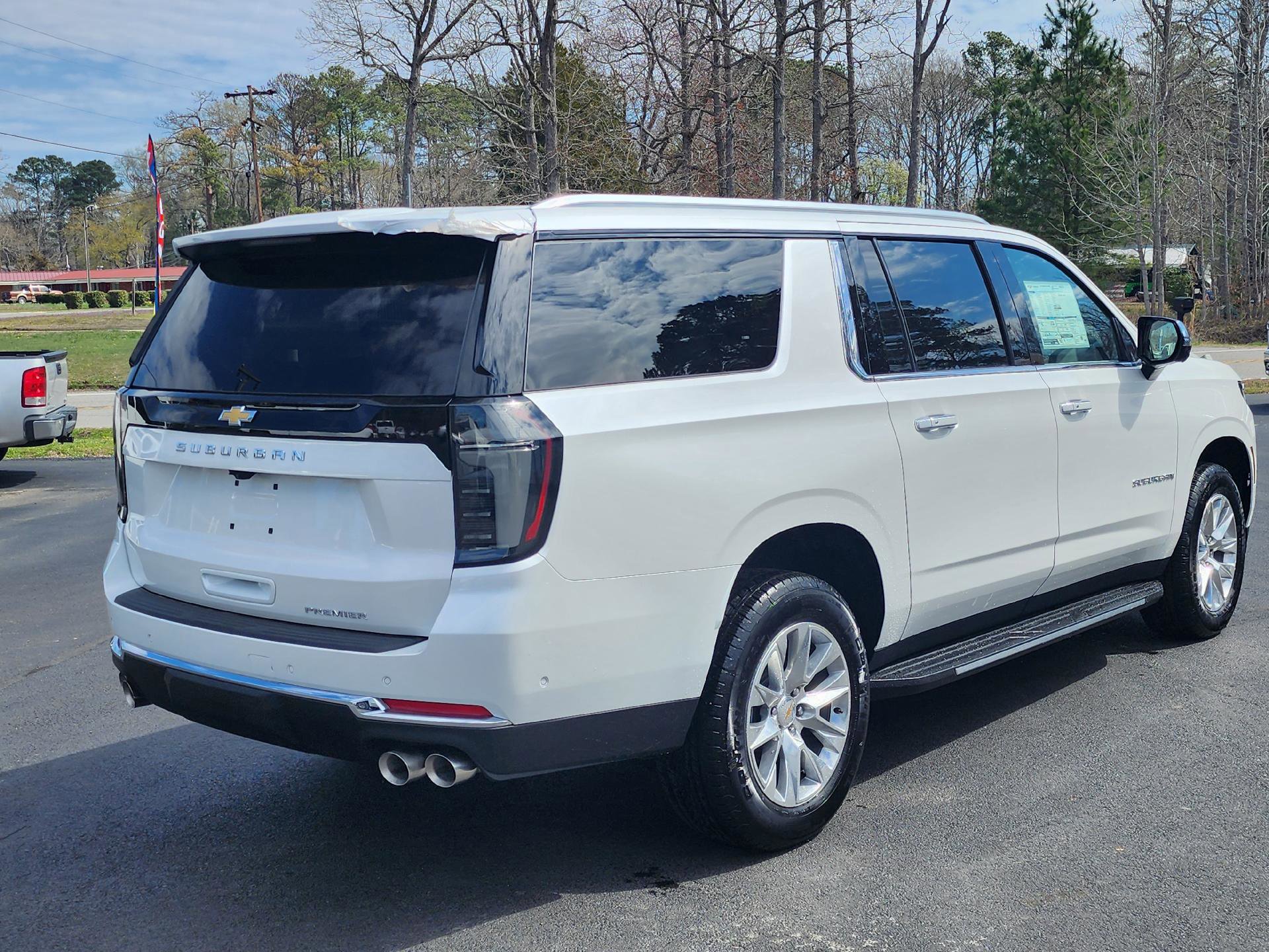 New 2025 Chevrolet Suburban Premier image 3