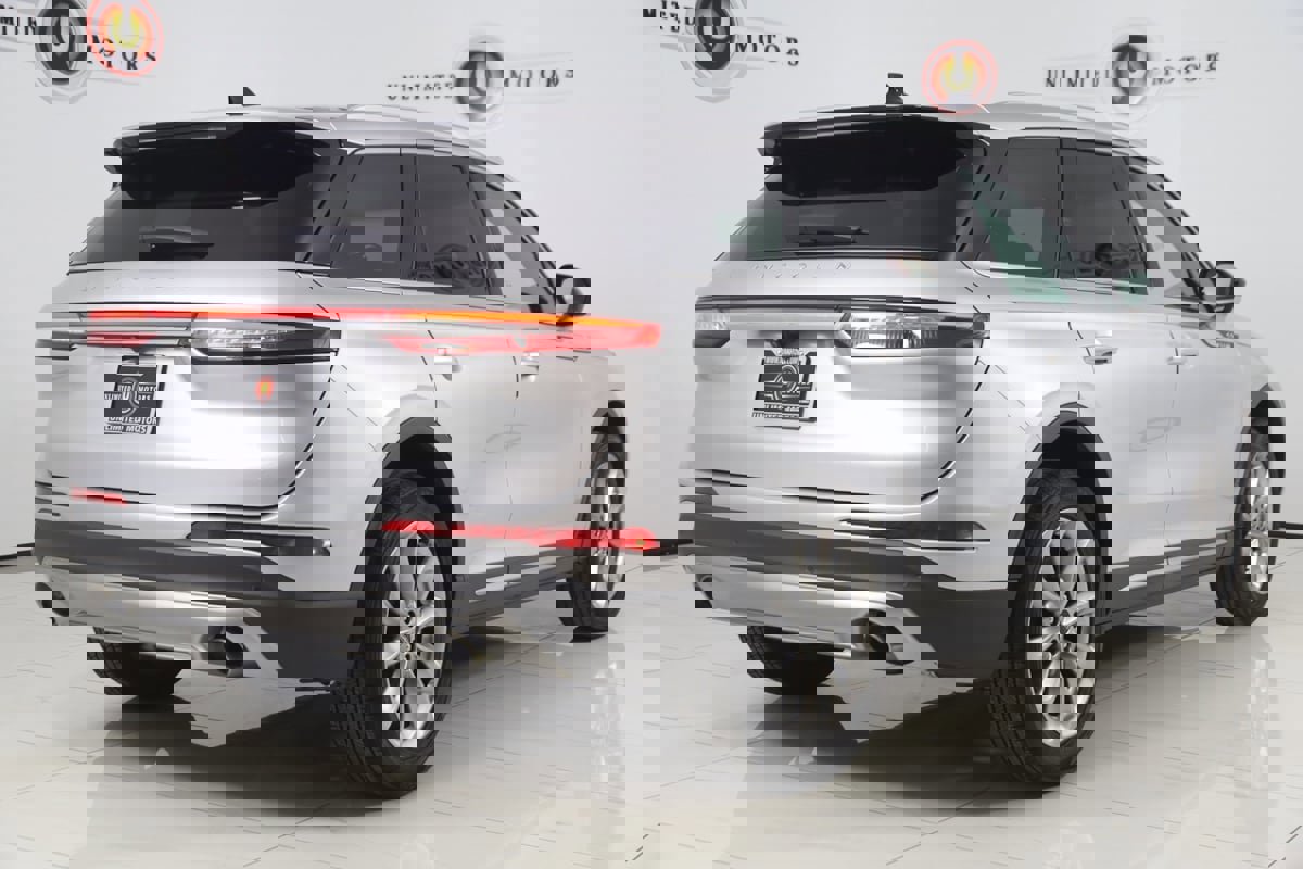 Used 2020 Lincoln Corsair FWD w/ Premium Package image 3