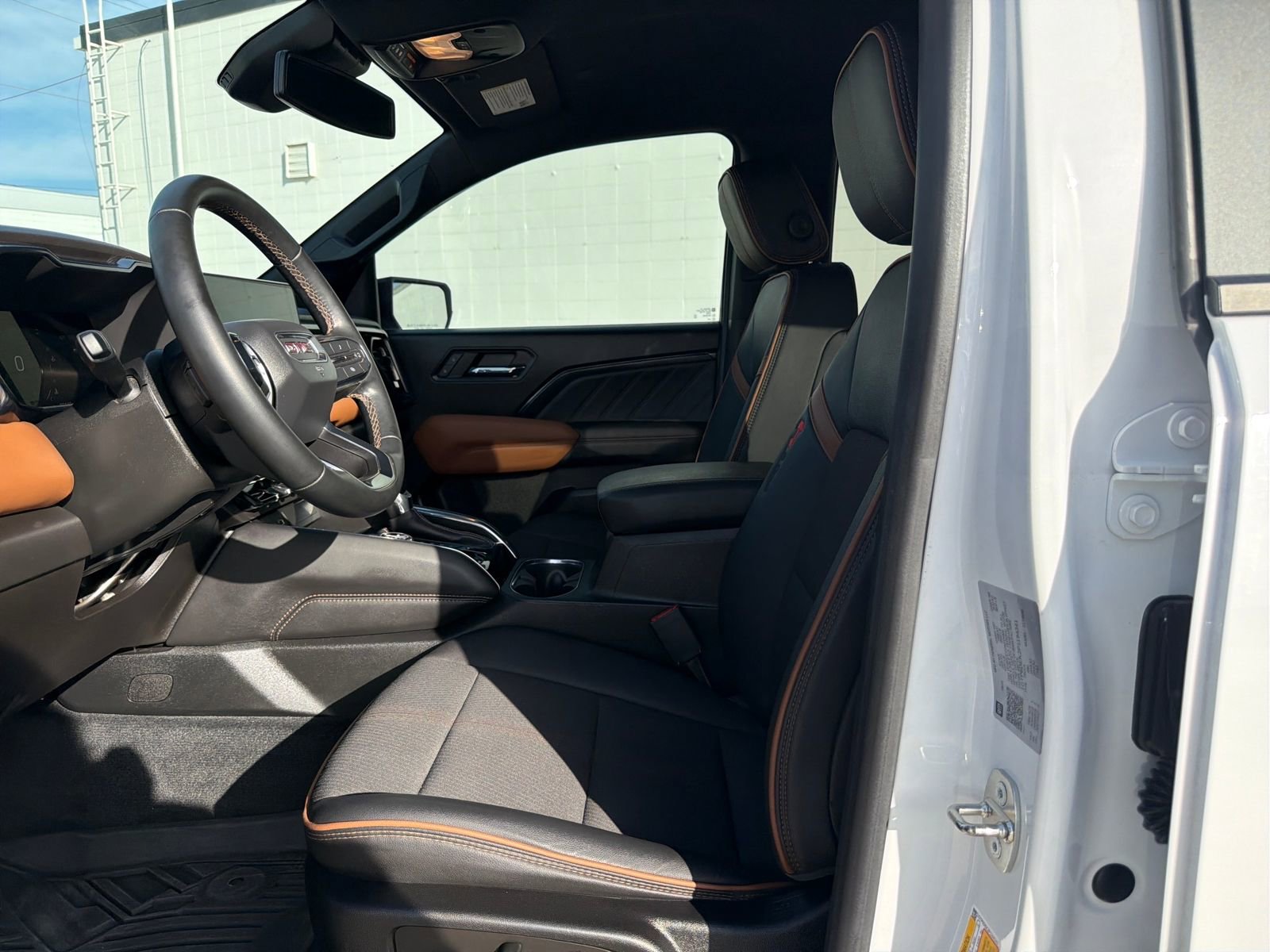 Used 2023 GMC Canyon AT4 image 14