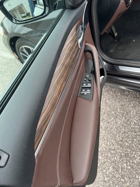 Used 2023 BMW 540i xDrive w/ M Sport Package image 11