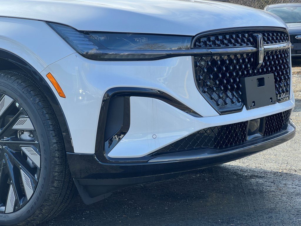 New 2026 Lincoln Nautilus Reserve image 2