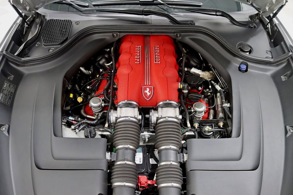 Used 2010 Ferrari California RWD image 33