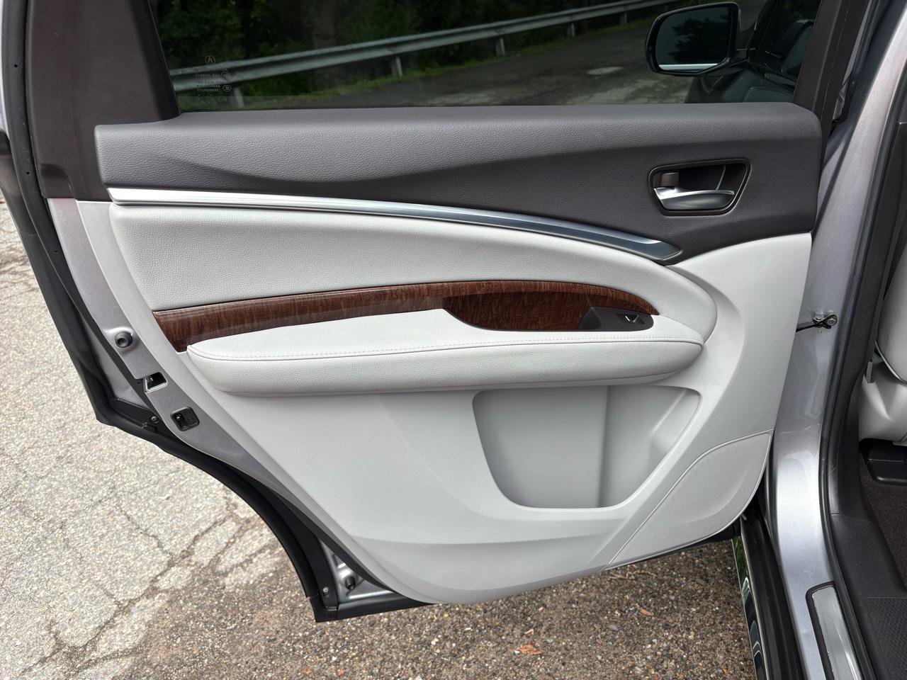 Used 2020 Acura MDX SH-AWD image 16