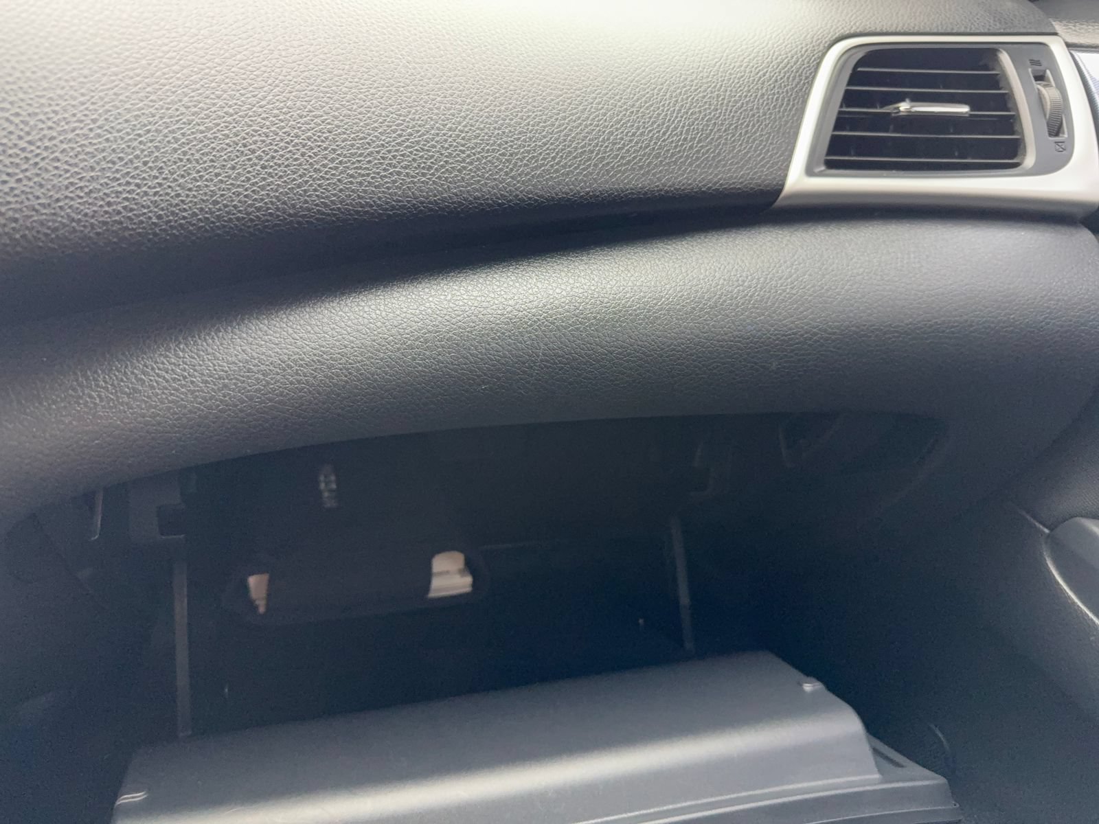 Used 2017 Nissan Sentra SR FWD image 31