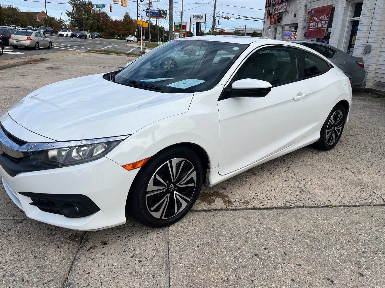 Used 2018 Honda Civic EX-T image 3