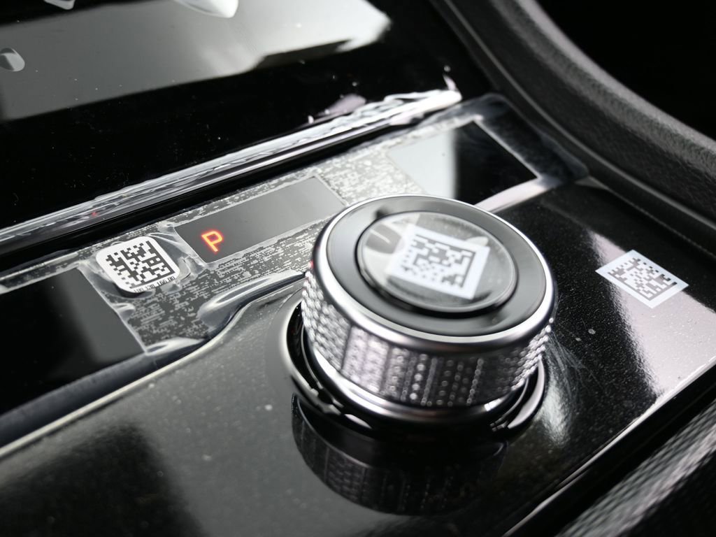 New 2025 Jeep Grand Cherokee Altitude image 24