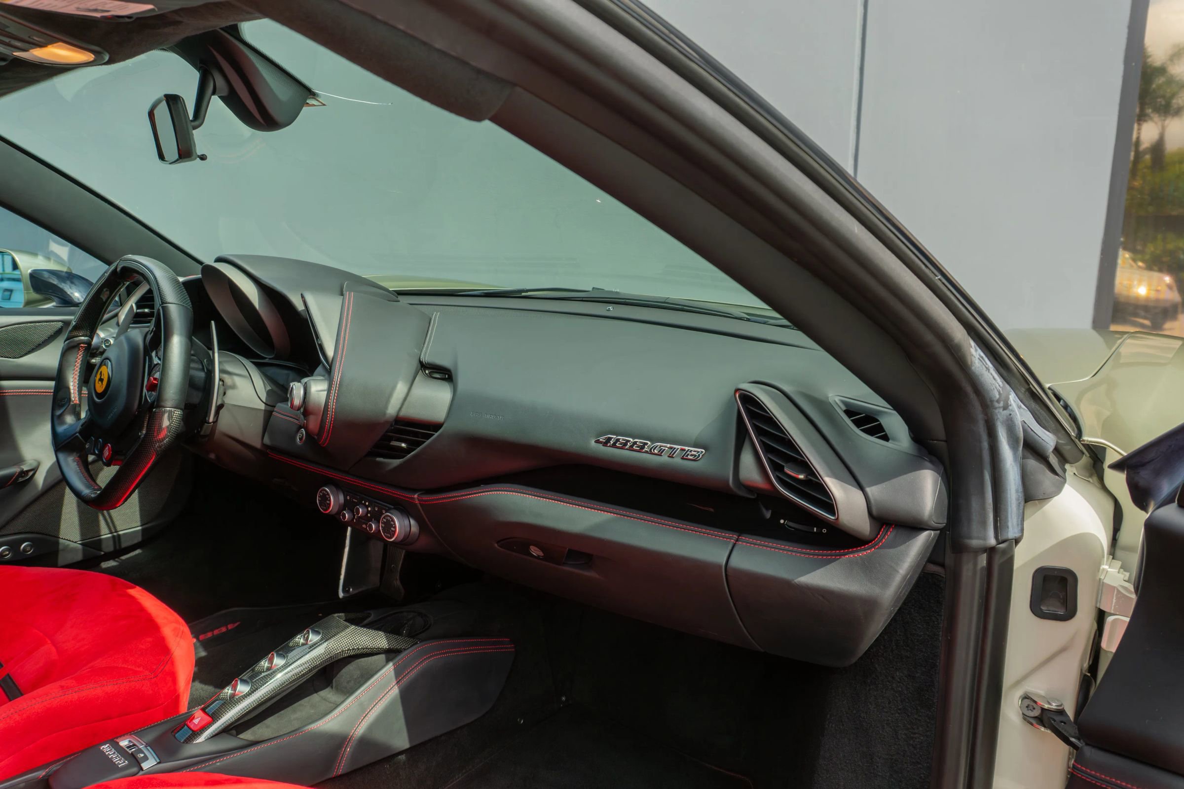 Used 2018 Ferrari 488 GTB image 61