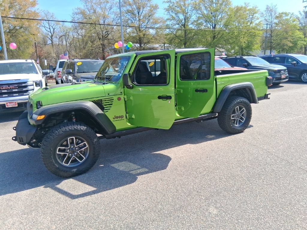 Used 2025 Jeep Gladiator Mojave w/ Convenience Group AWD/4WD image 22