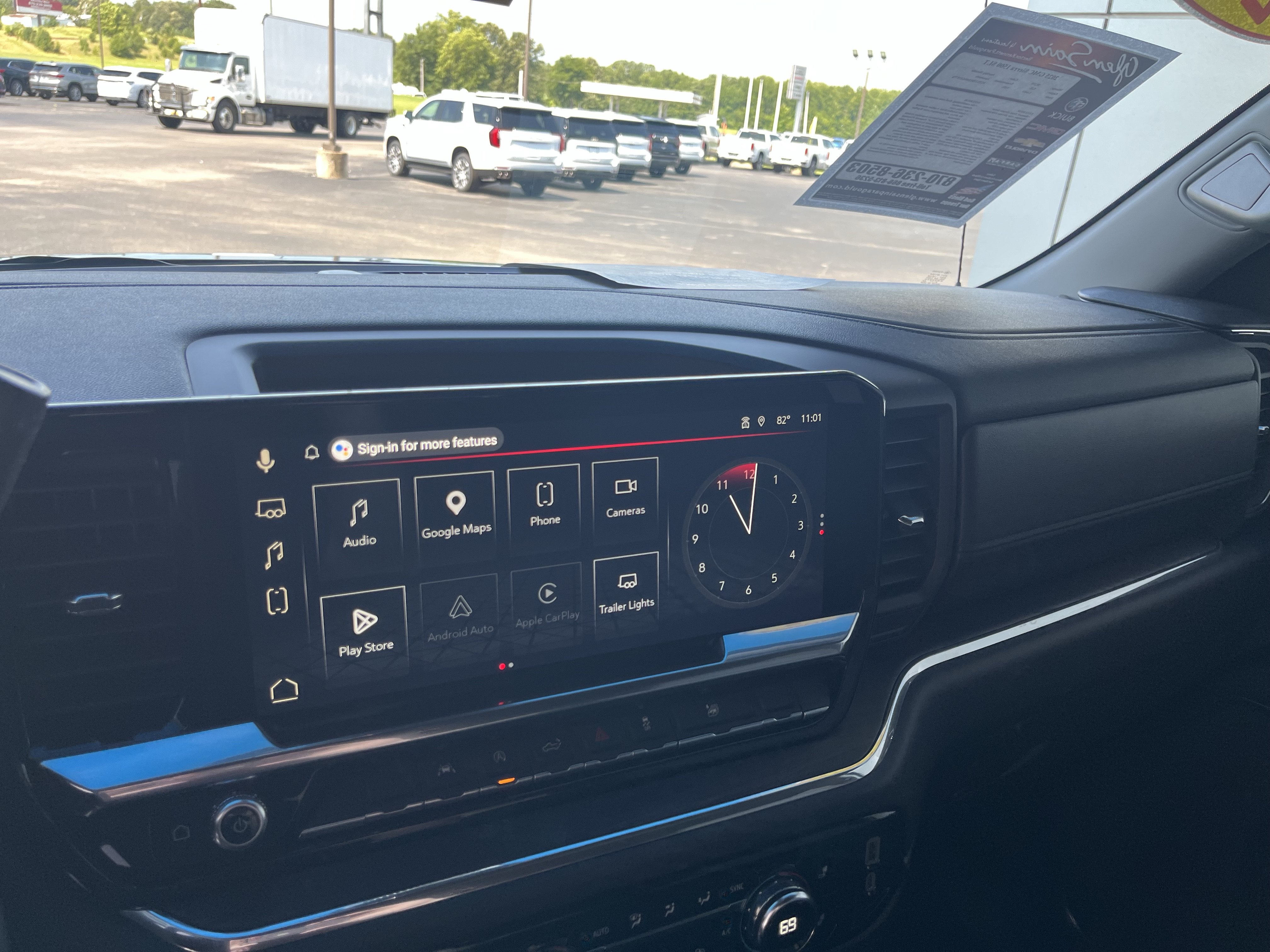 Used 2025 GMC Sierra 1500 SLT AWD/4WD image 9