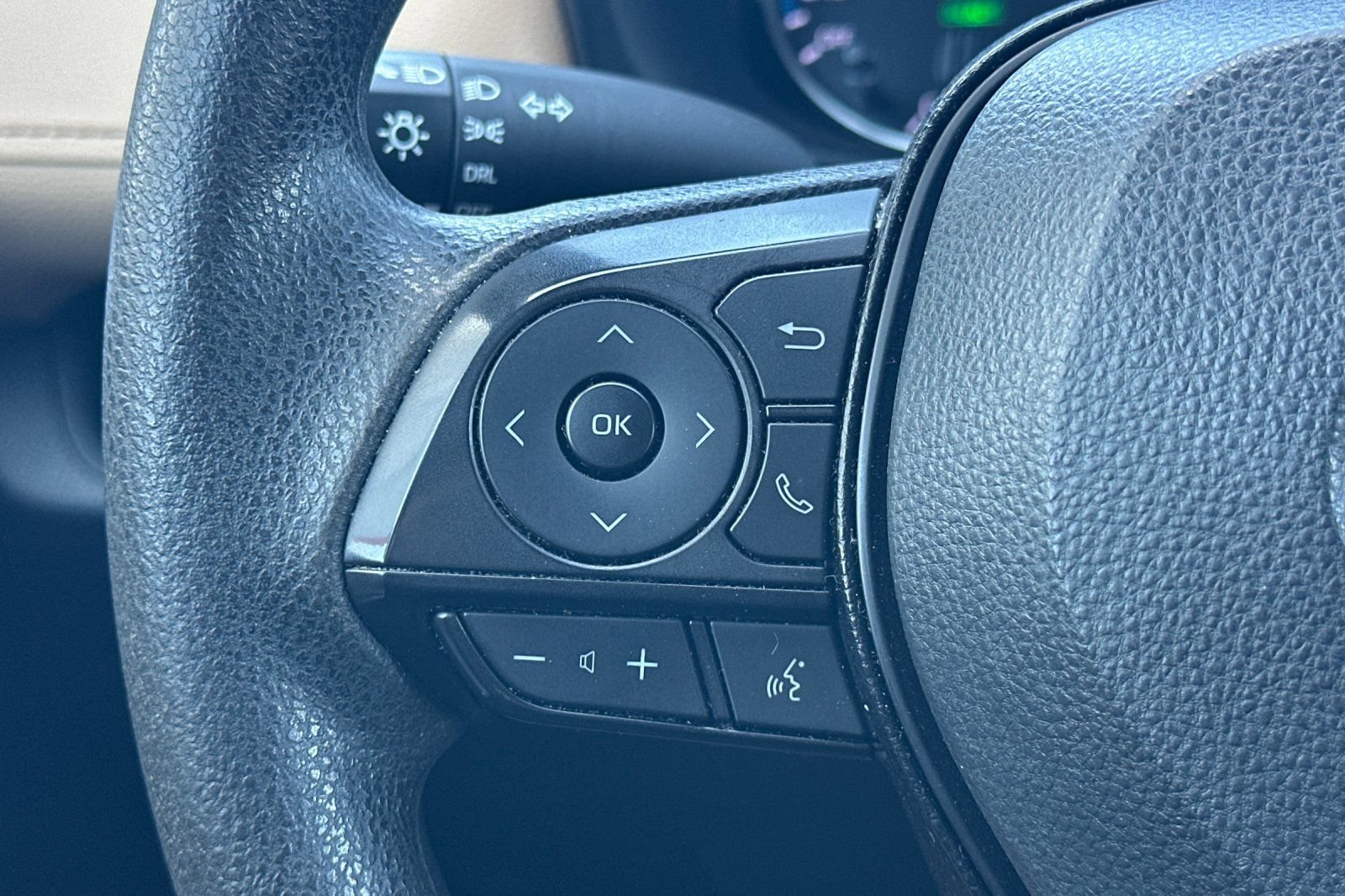 Certified 2022 Toyota RAV4 LE AWD/4WD image 36