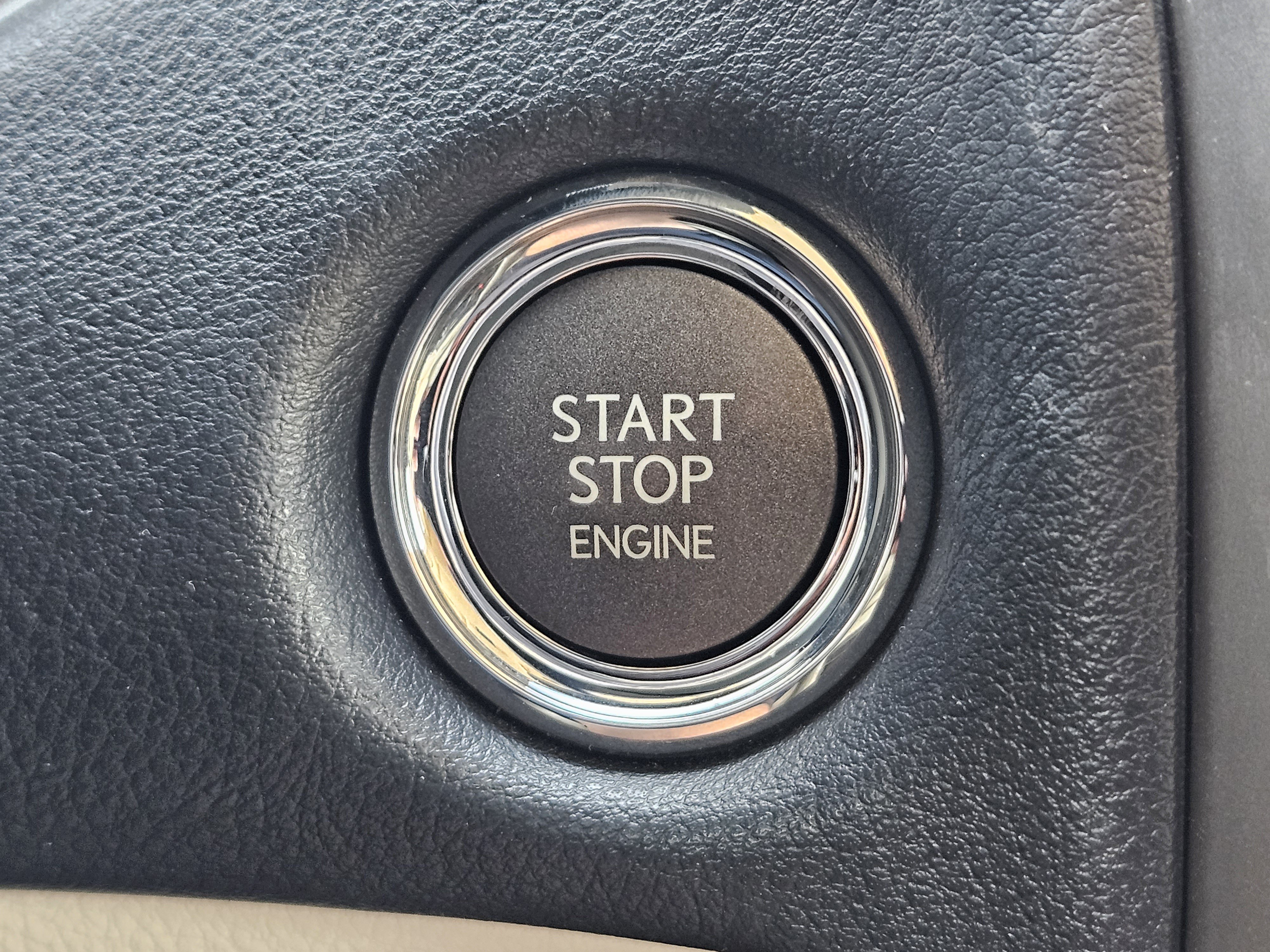 Used 2020 Lexus GX 460 Luxury w/ Accessory Package AWD/4WD image 21