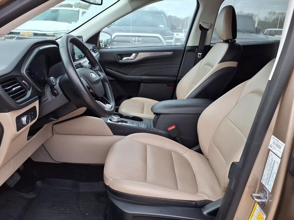 Used 2021 Ford Escape Titanium image 18