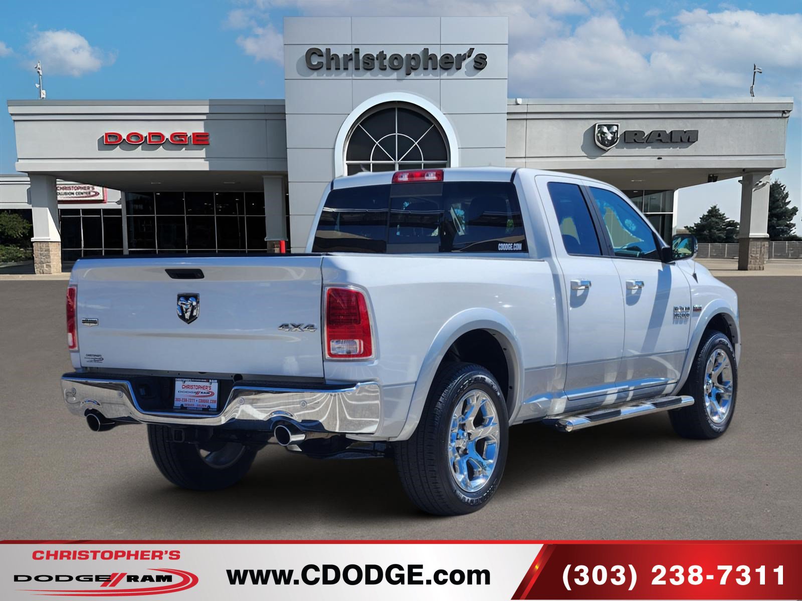 Used 2017 RAM 1500 Laramie w/ Convenience Group AWD/4WD image 3