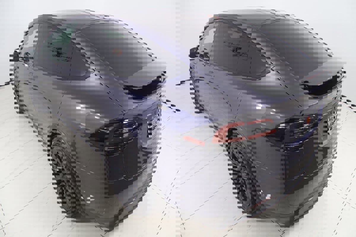 Used 2022 Tesla Model X image 31