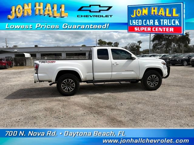 Used 2022 Toyota Tacoma TRD Sport w/ TRD Premium Sport Package AWD/4WD image 13
