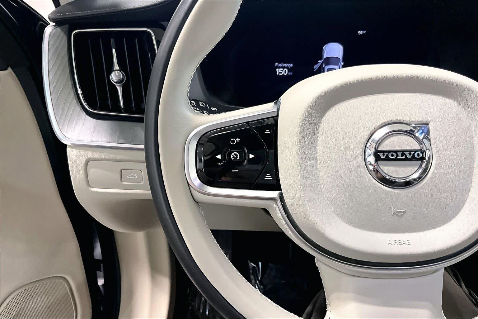 Used 2024 Volvo XC60 B5 Ultimate w/ Climate Package AWD/4WD image 23
