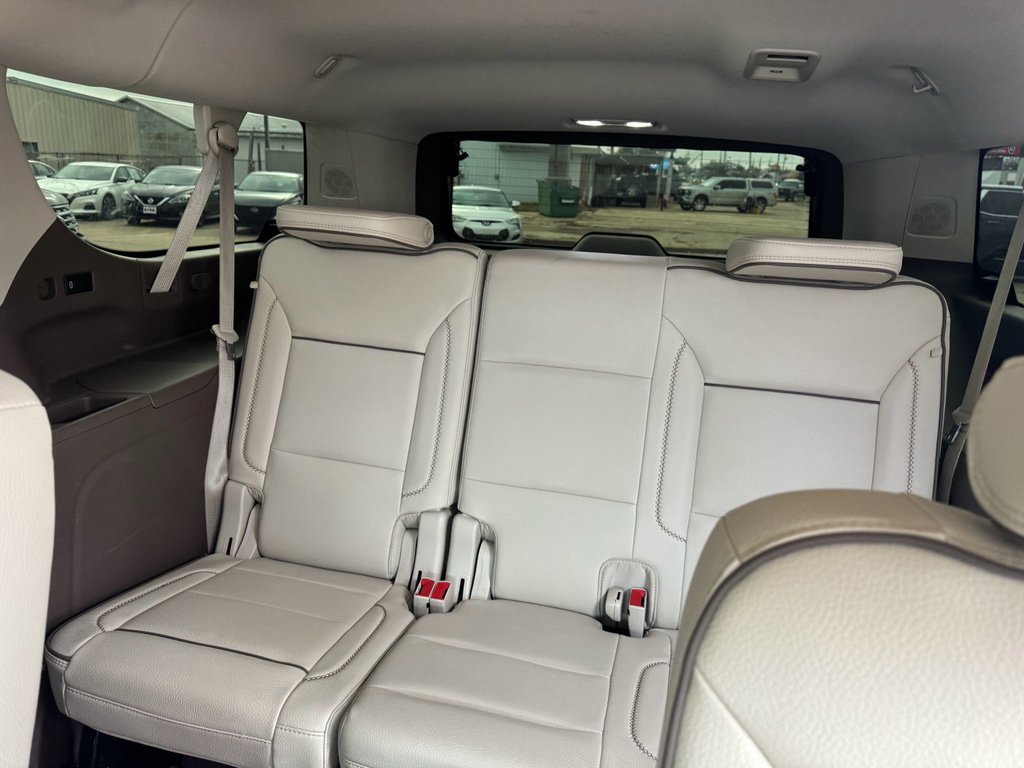 Used 2022 GMC Yukon XL Denali w/ Denali Reserve Package image 14