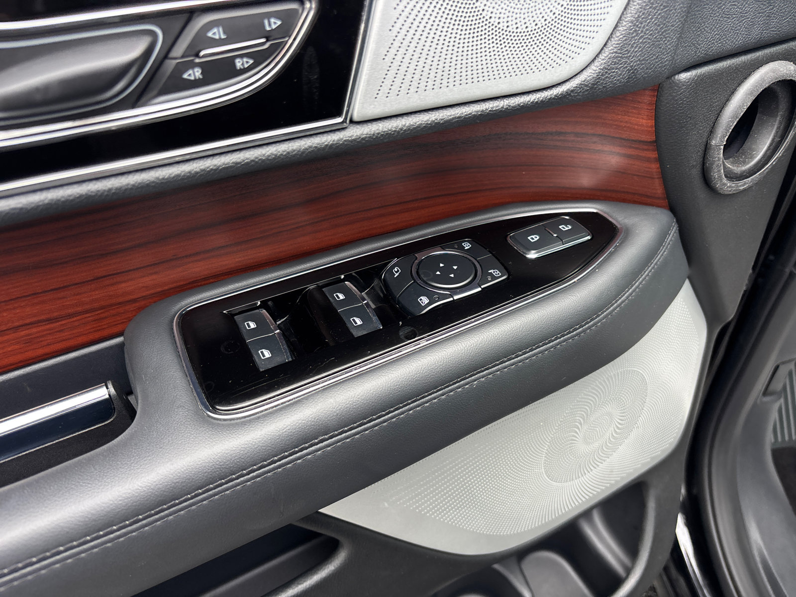Certified 2023 Lincoln Navigator Reserve AWD/4WD image 13