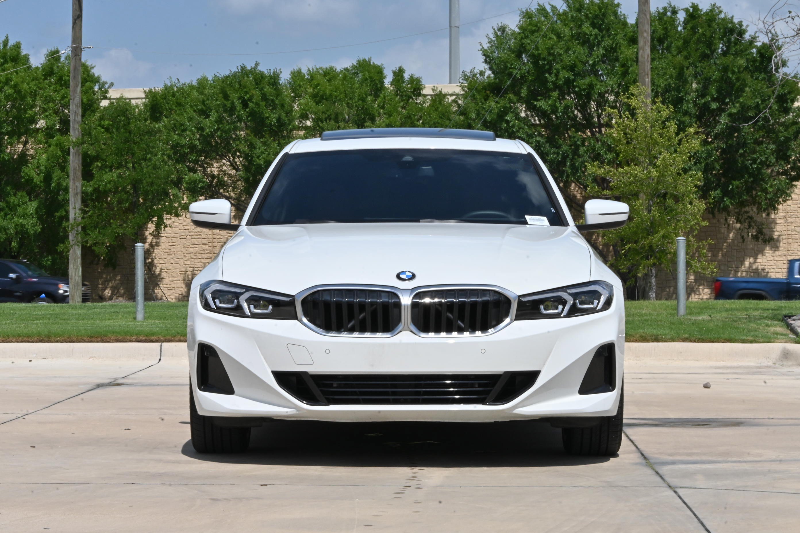 Certified 2025 BMW 330i Sedan w/ Convenience Package RWD image 3
