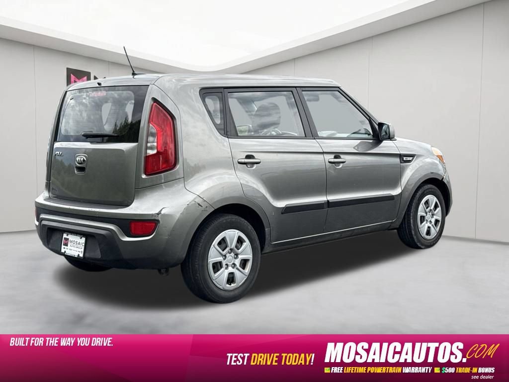 Used 2013 Kia Soul FWD image 7