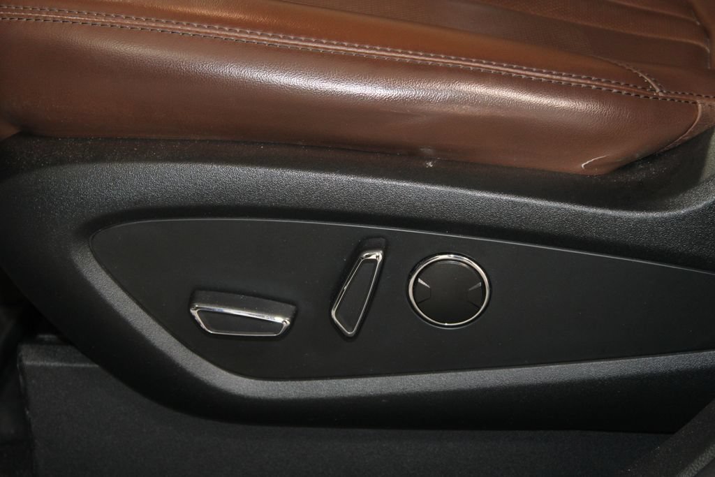 Used 2022 Lincoln Nautilus Reserve w/ Equipment Group 201A FWD image 17