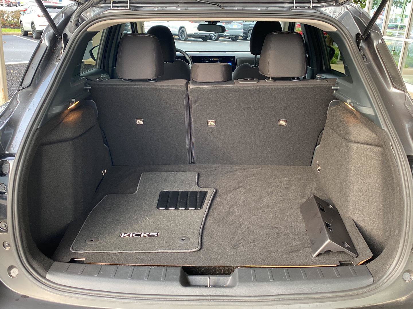 Certified 2025 Nissan Kicks SV AWD/4WD image 11