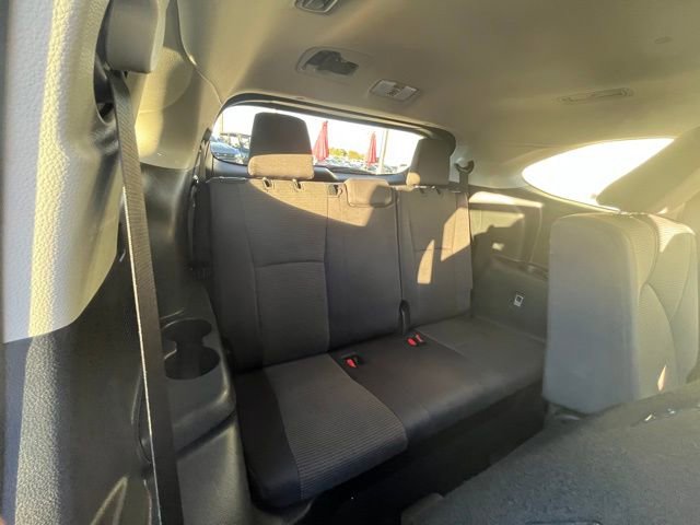 Used 2024 Toyota Highlander LE AWD/4WD image 31