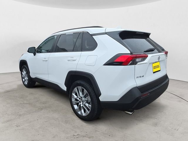 Used 2019 Toyota RAV4 XLE Premium image 3