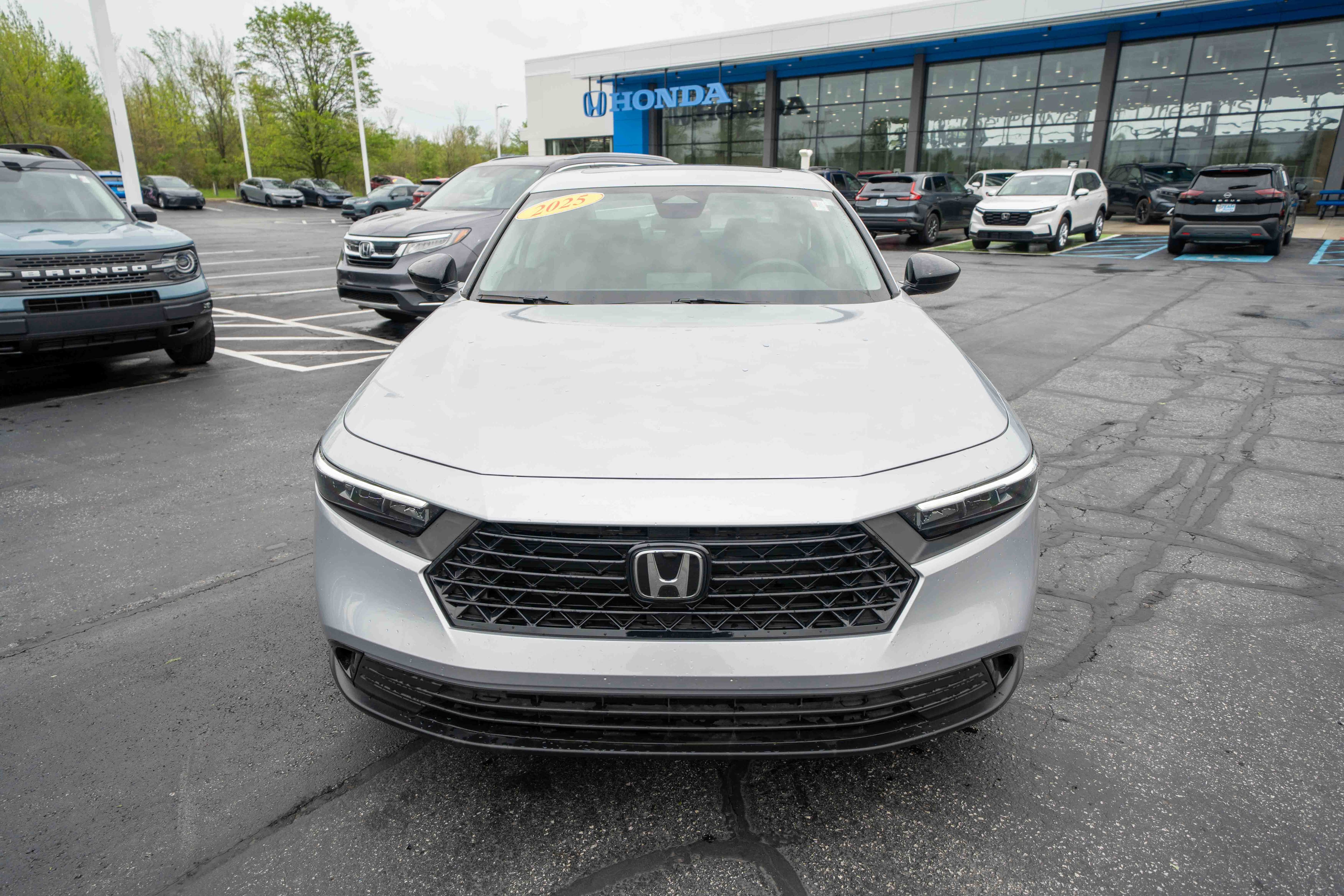 Certified 2025 Honda Accord SE image 2