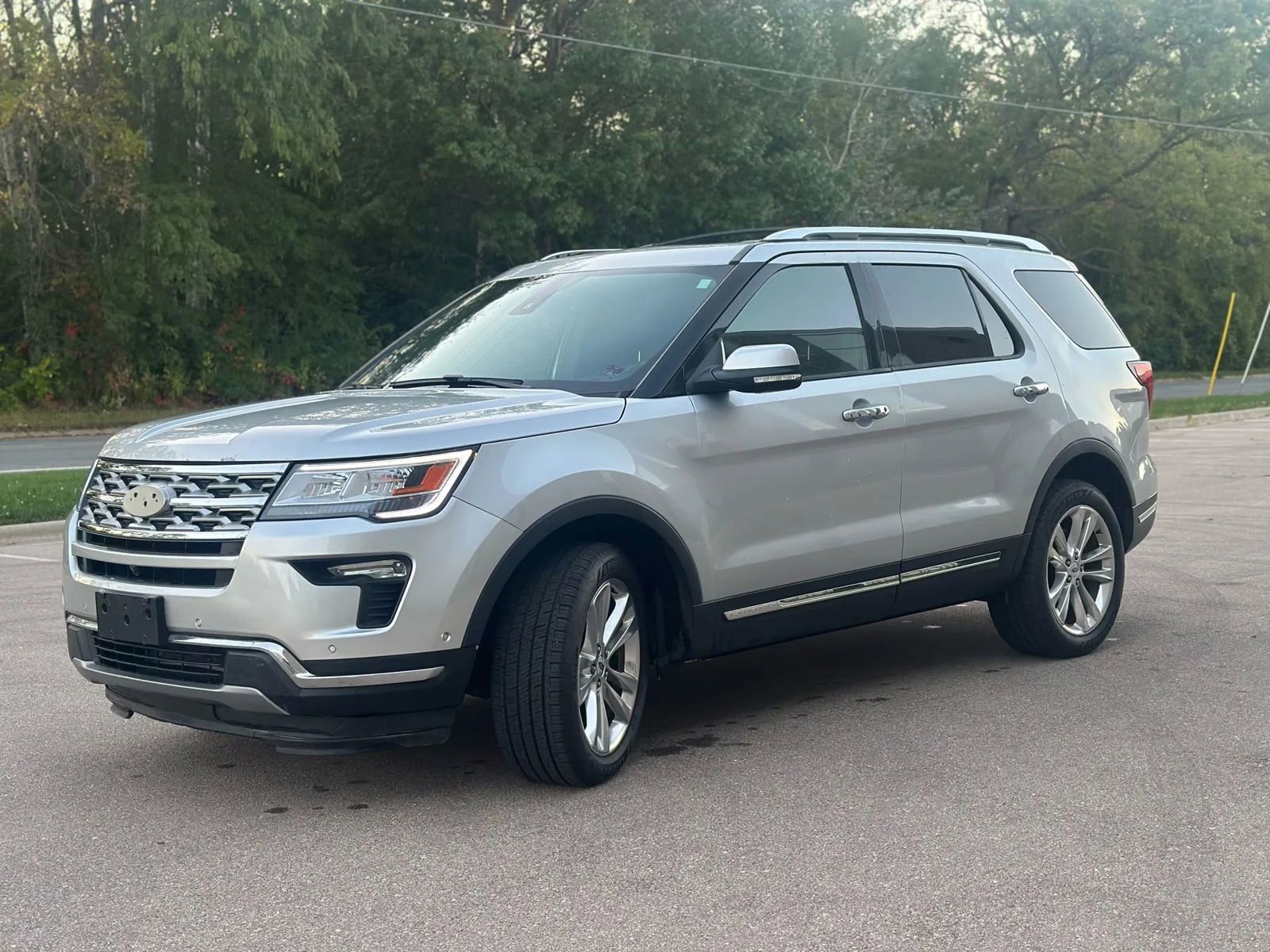 Used 2018 Ford Explorer Limited w/ Equipment Group 301A image 3